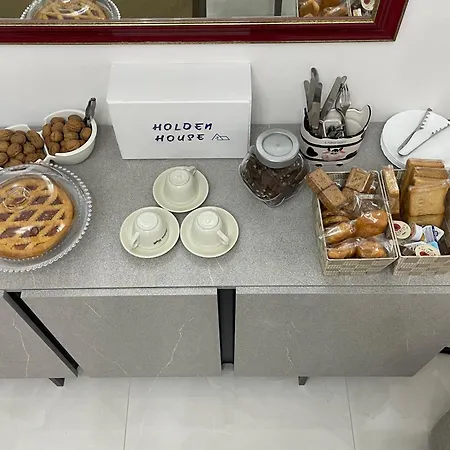 Holden House 3* Bari