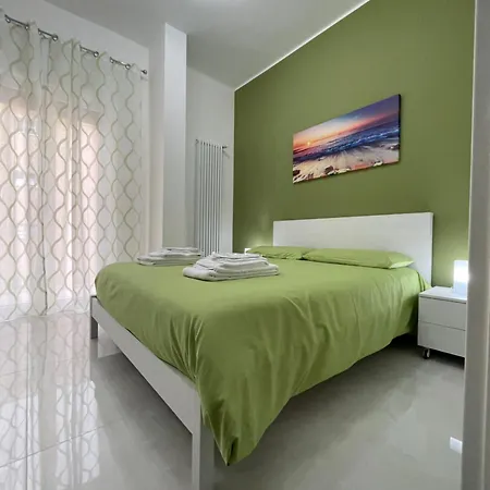 Holden House בארי