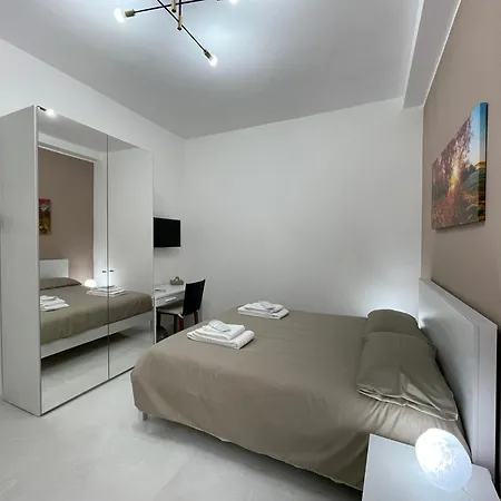 Holden House 3* בארי