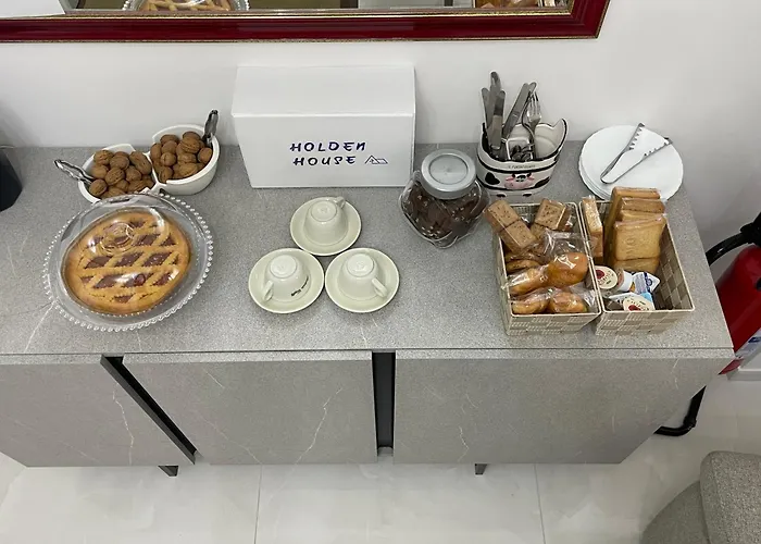 Holden House 3* Bari