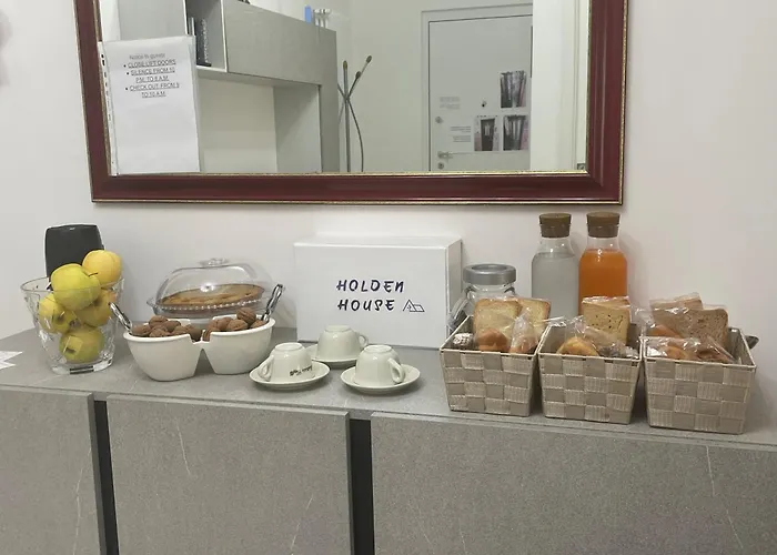 Holden House 3* Bari